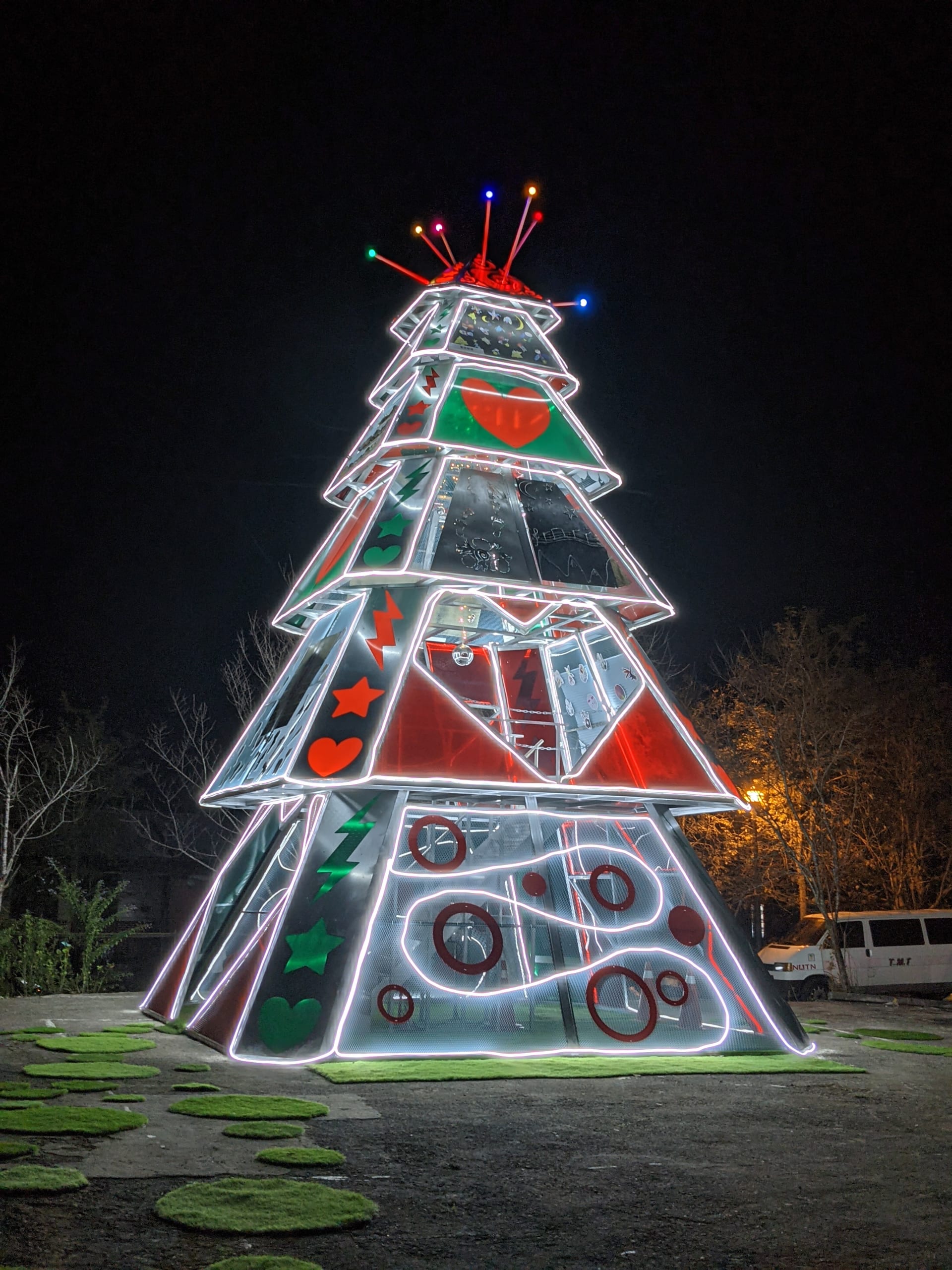 Tree of Light sculpture in Taiwan