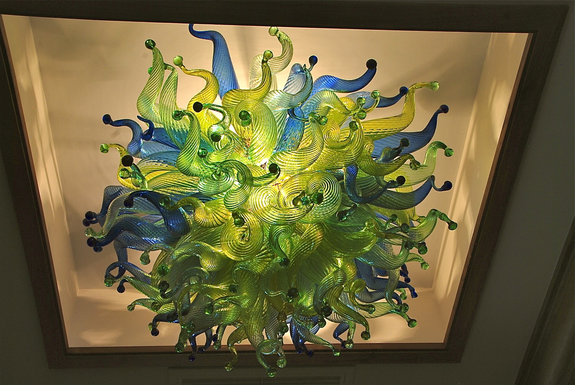 Pele Chandelier