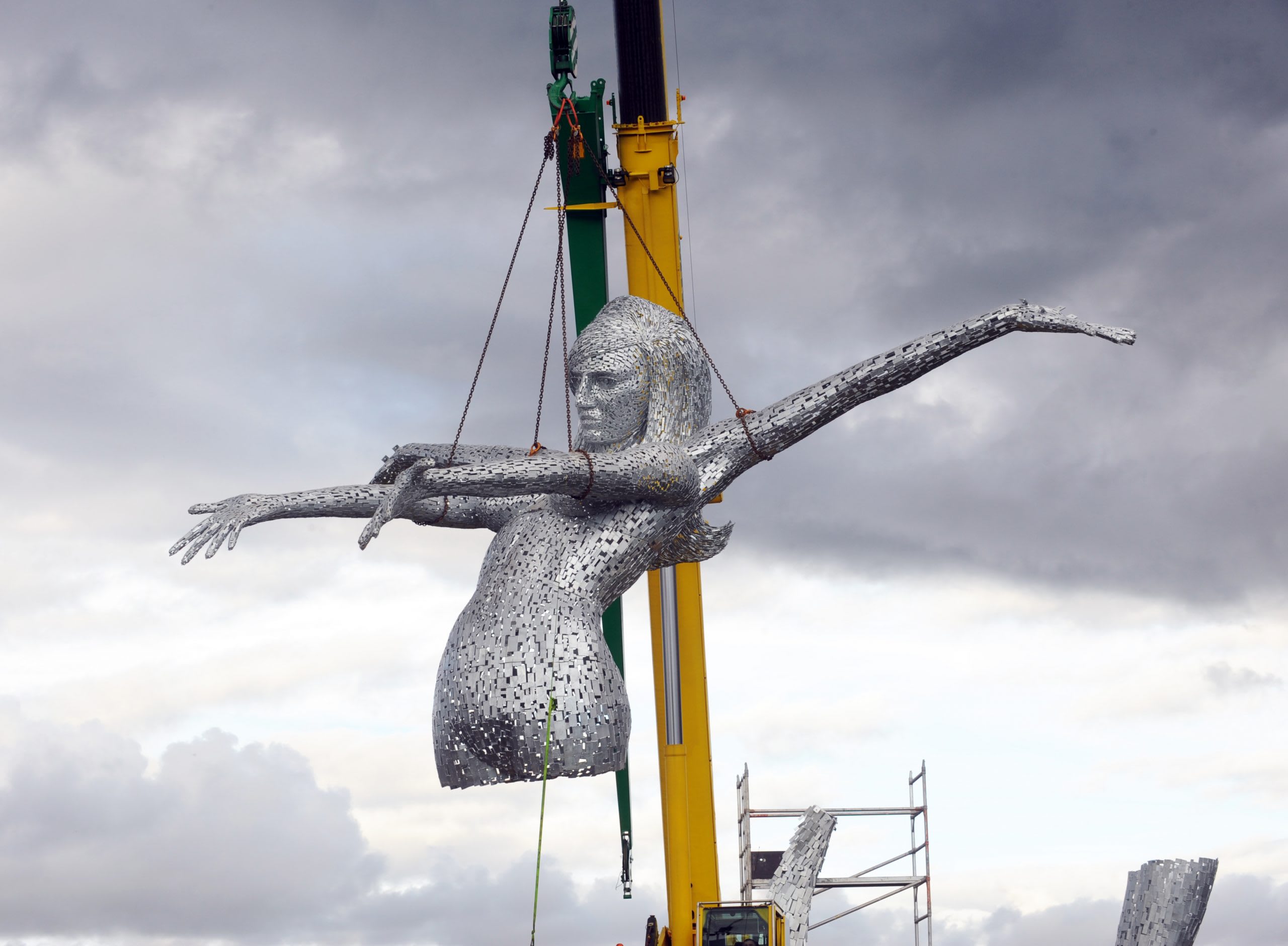 andy-scott-arria-5 Cumbernauld Sculpture 'Arria' being installed today alongside the A80. Pictured Sculptor Andy Scott from Glasgow.
