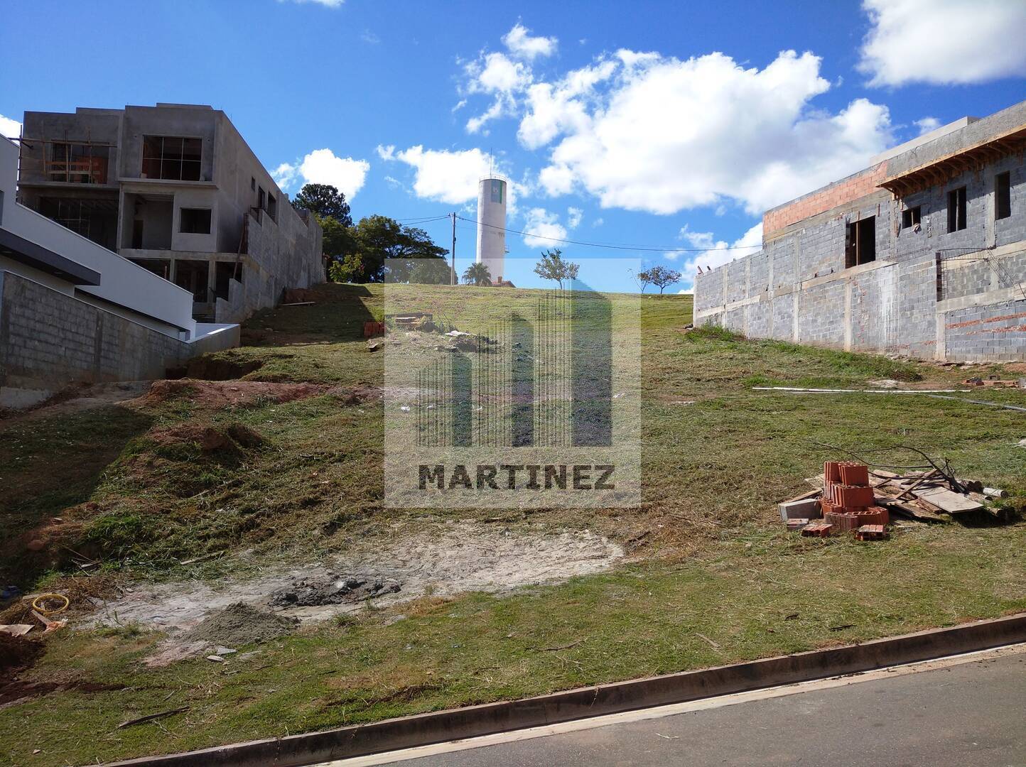 Terreno à venda Condomínio San Giovanni Itatiba SP 392m2 - Referência 2627