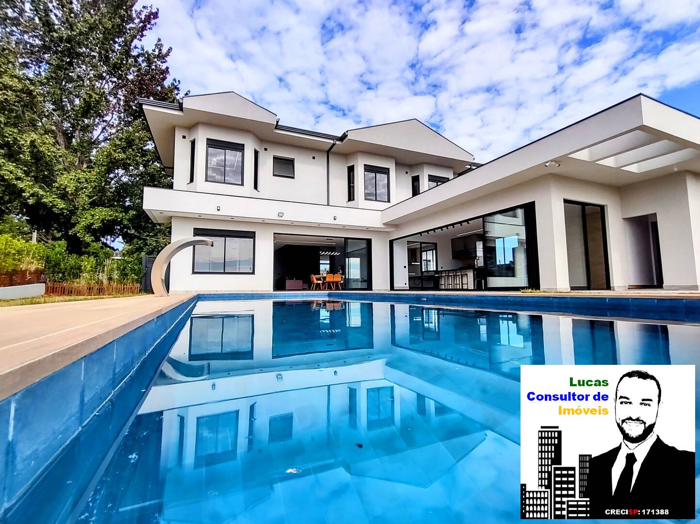 Sobrado à venda 454m2 - Referência 382