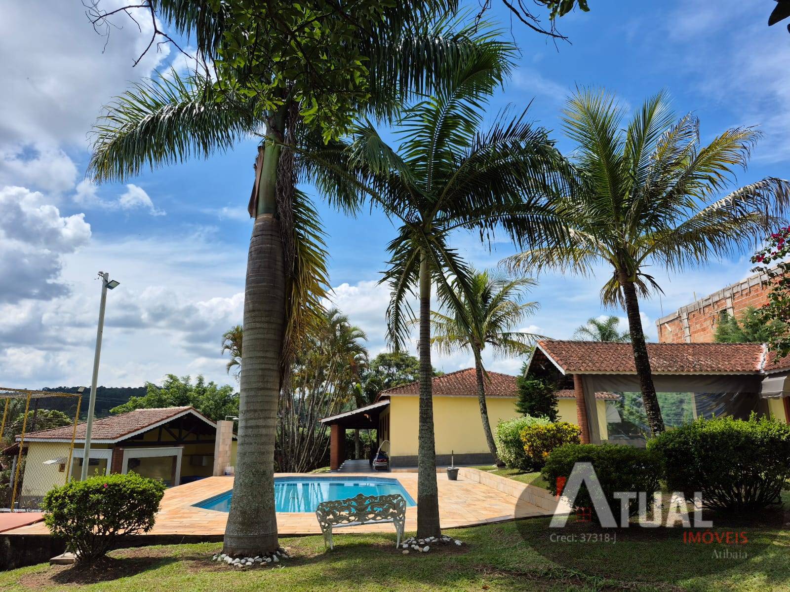 Casa à venda 337m2 - Referência CH1833