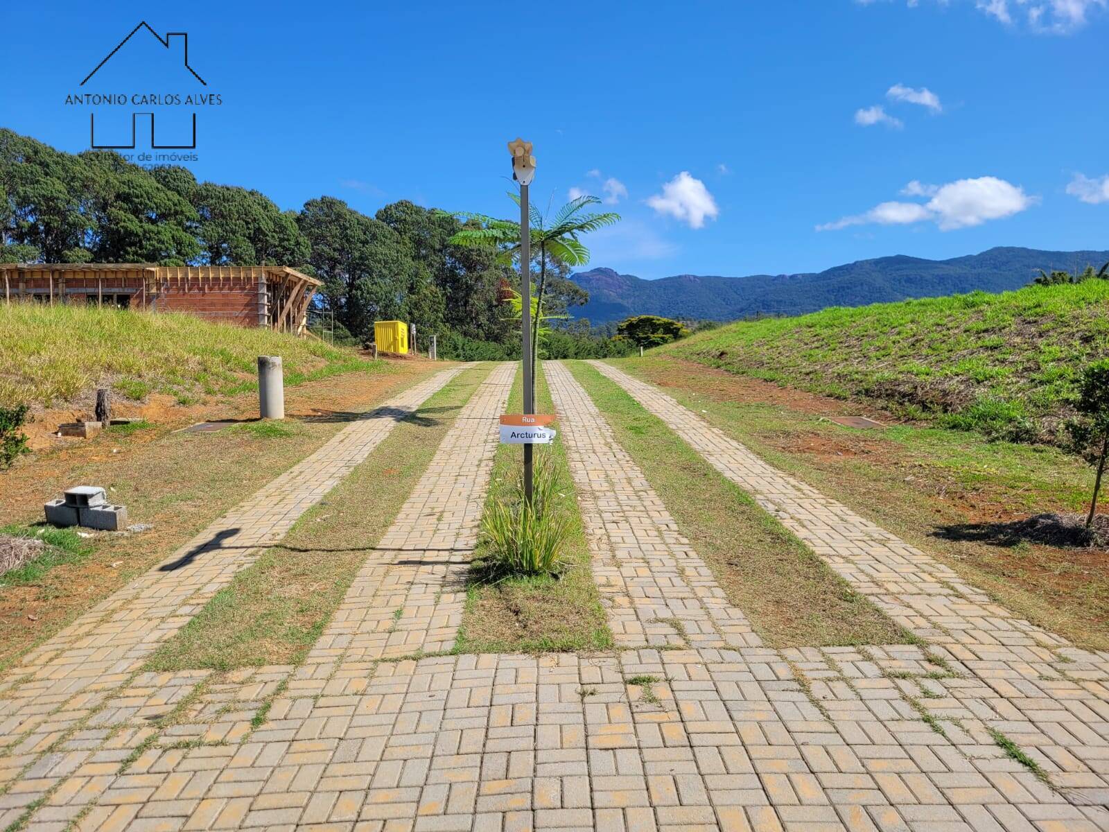 Terreno à venda 1.000m2 - Referência 212