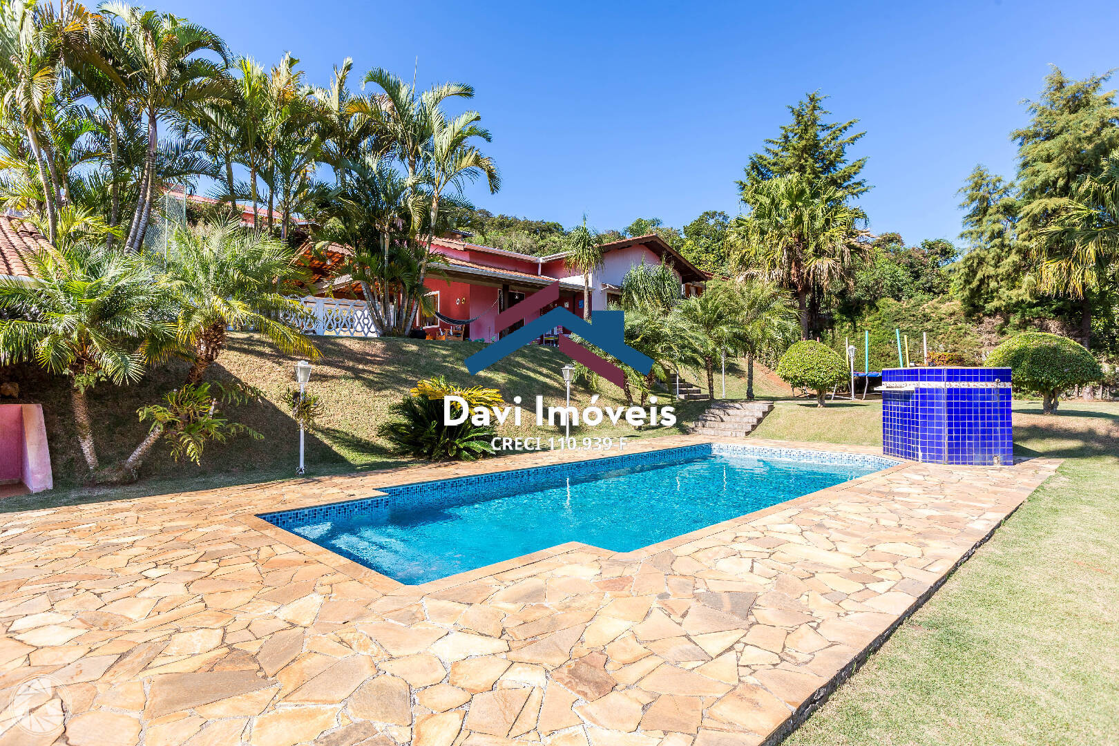 Casa à venda 350m2 - Referência DI74