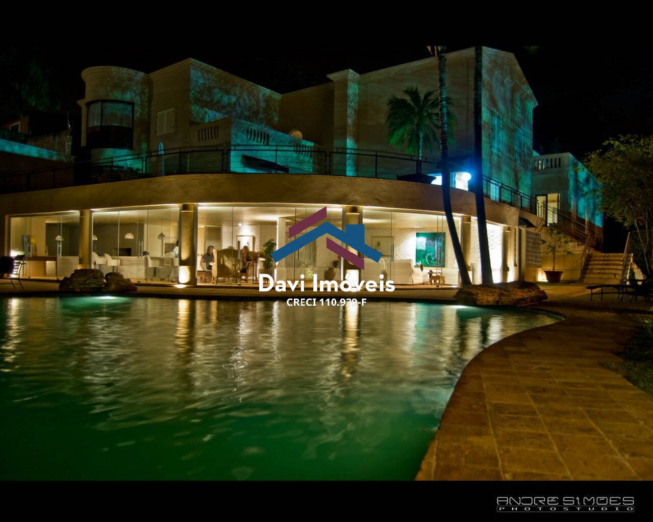 Casa à venda 1.200m2 - Referência DI215