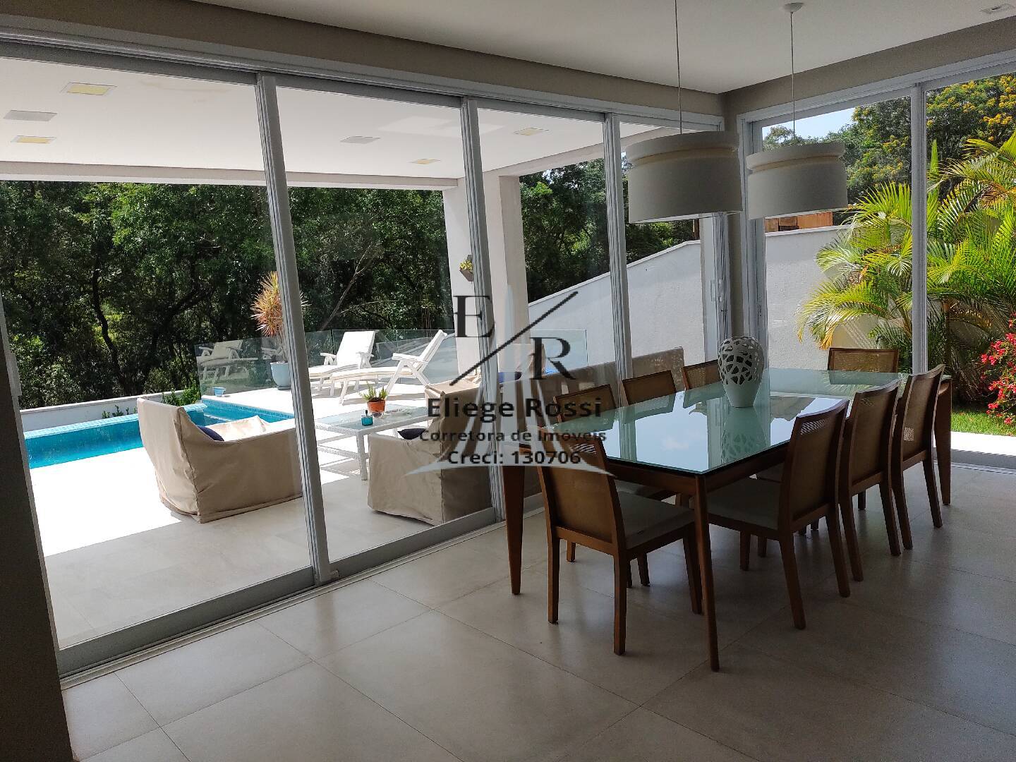 Casa à venda 323m2 - Referência 194