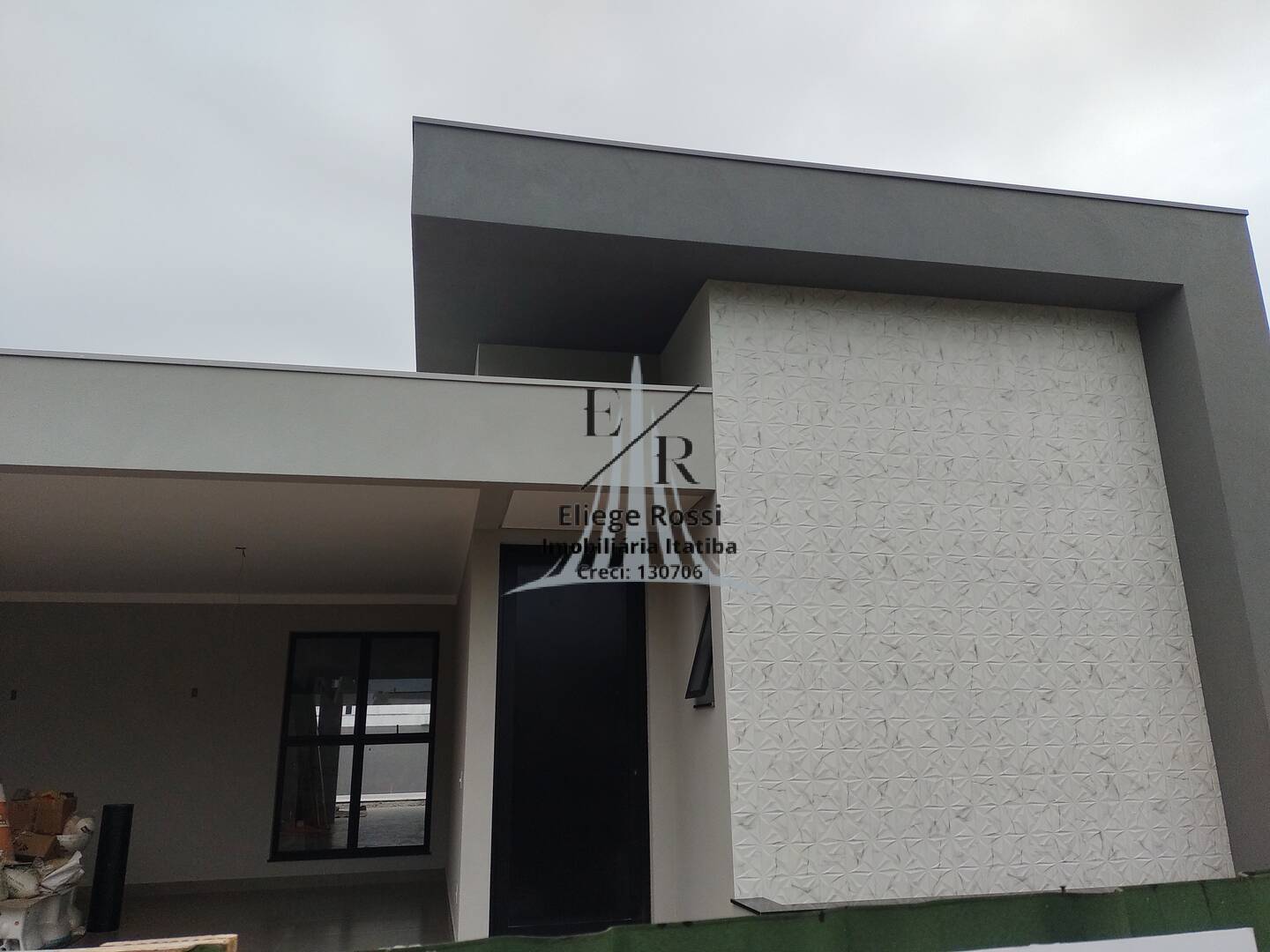 Casa à venda 240m2 - Referência 186