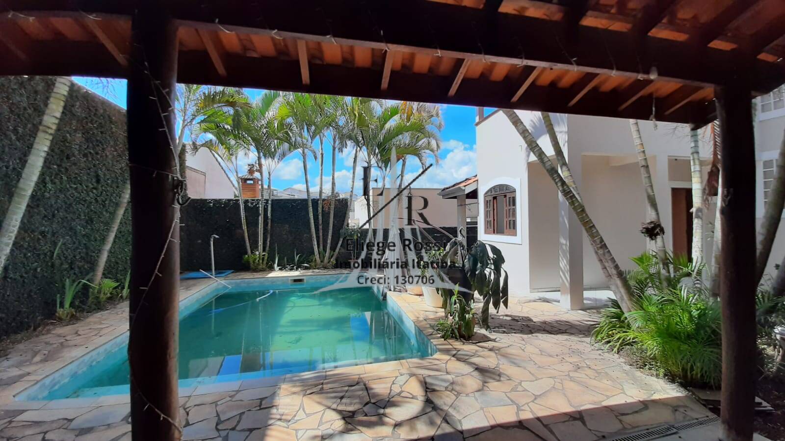 Casa à venda 277m2 - Referência 435