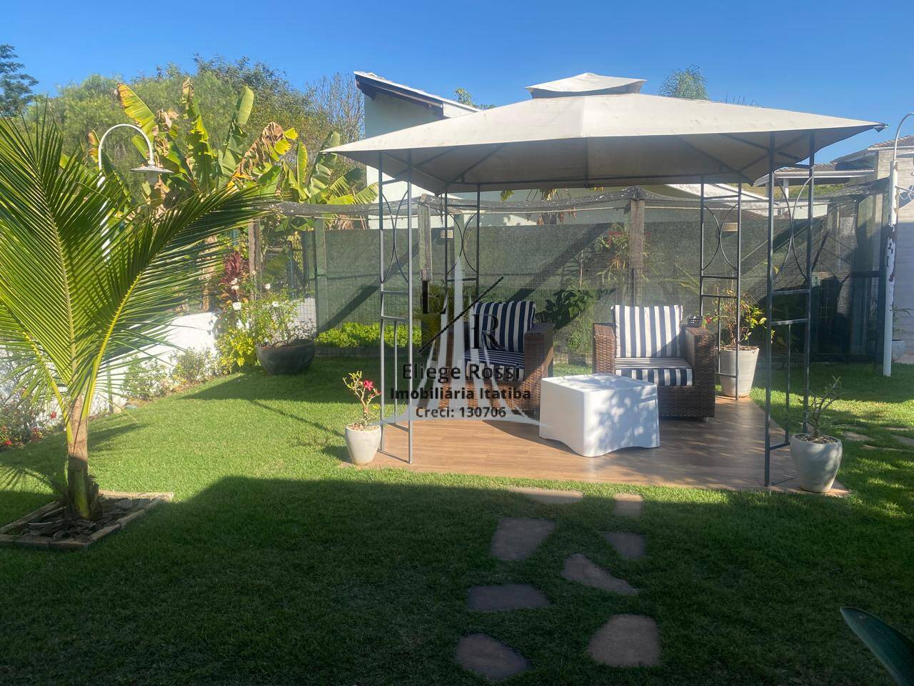 Casa à venda 240m2 - Referência 563