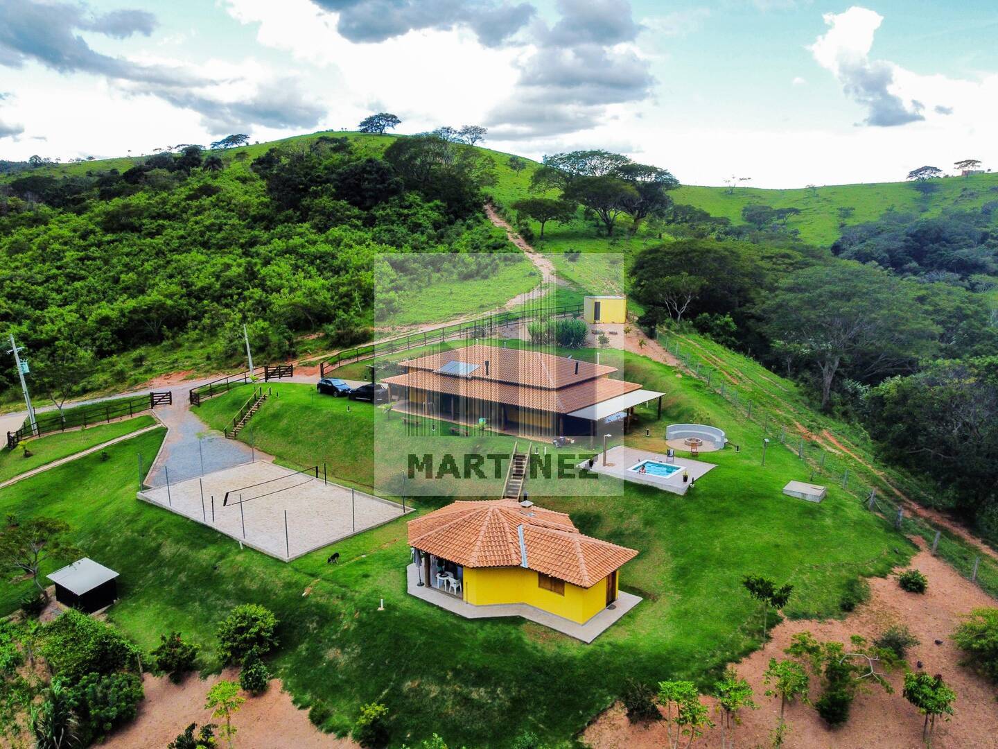 Chácara à venda 300m2 - Referência 6044 - P