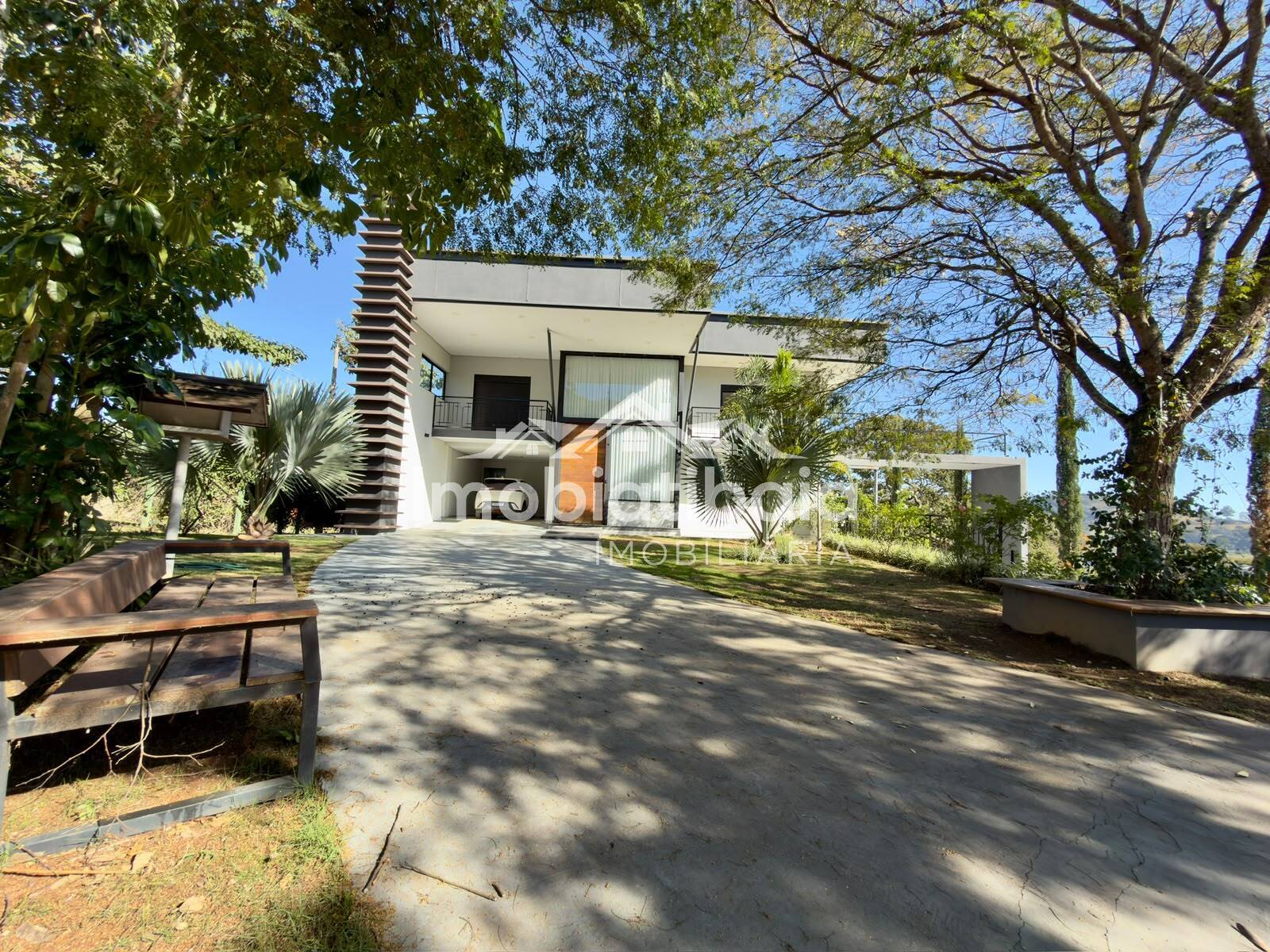 Casa à venda 950m2 - Referência 1429