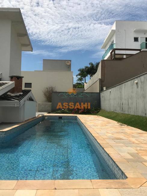 Casa em Condomínio à venda 275m2 - Referência 550/001