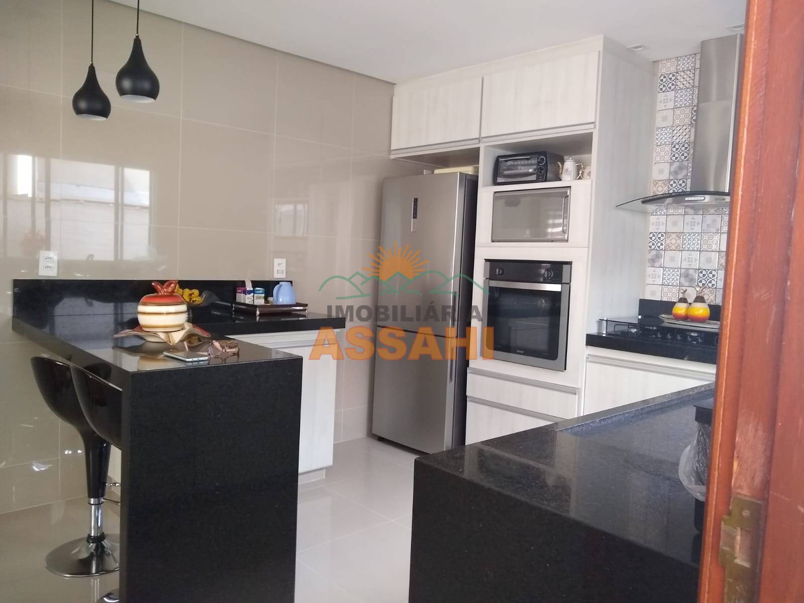 Casa à venda 250m2 - Referência 587/001