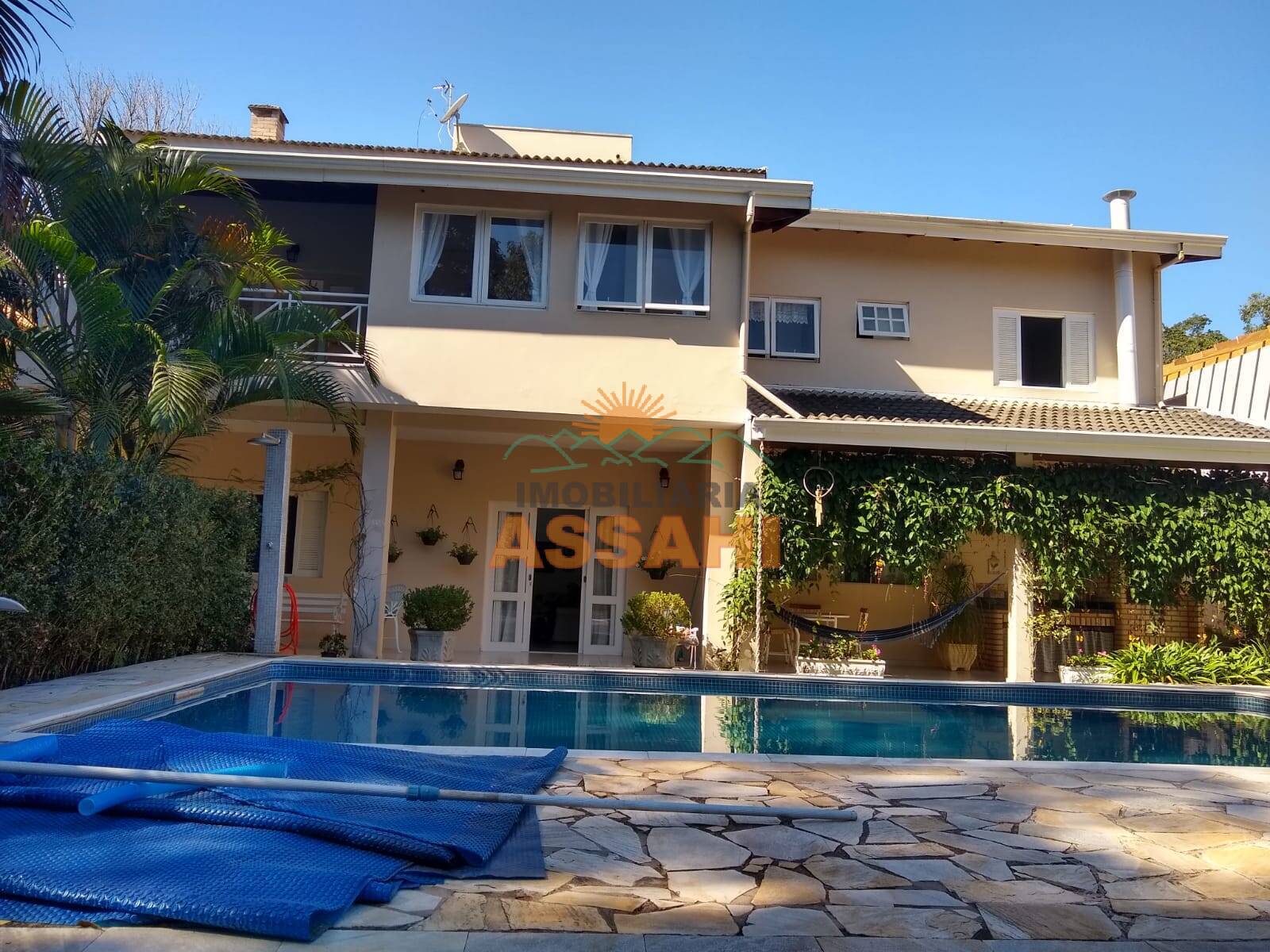 Casa à venda 1.000m2 - Referência 601/001