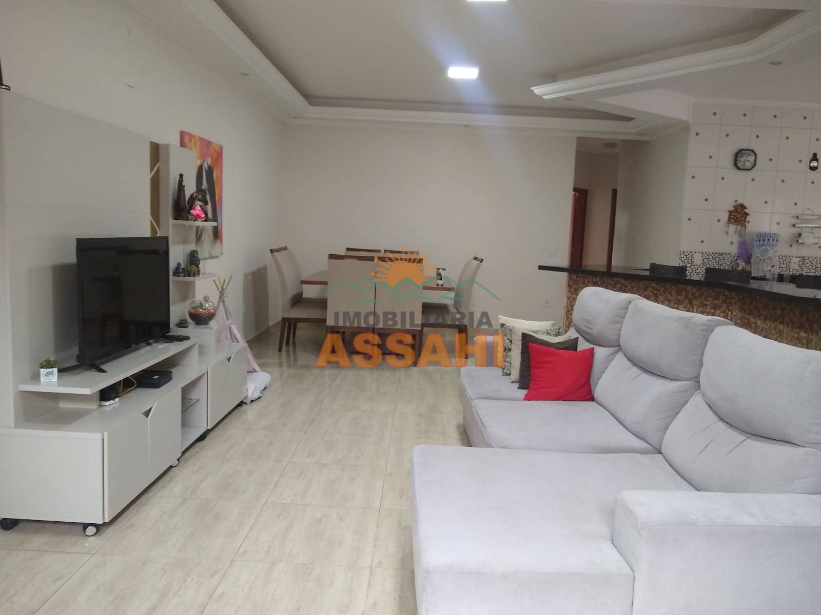 Casa à venda 250m2 - Referência 607/001