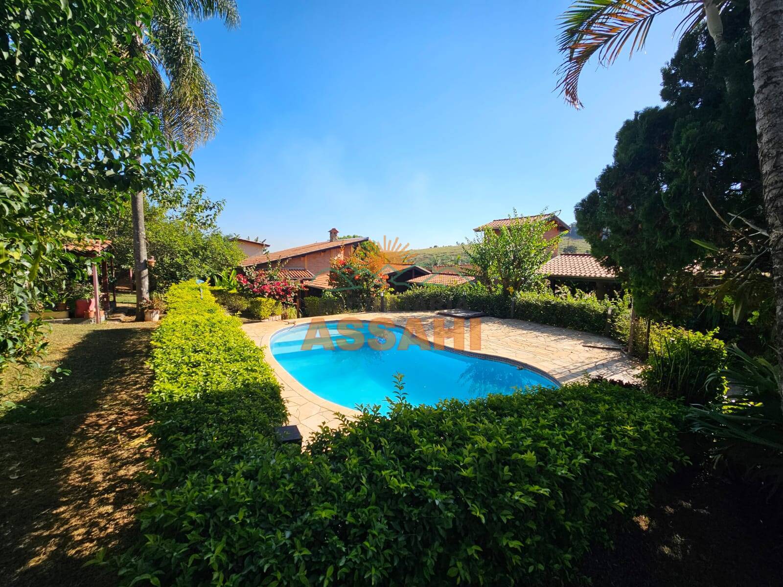 Casa à venda 1.000m2 - Referência 637/001