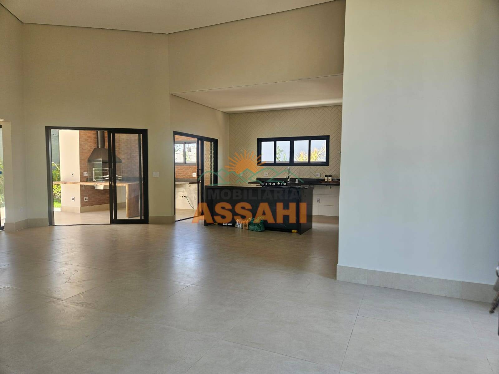 Casa em Condomínio à venda 224m2 - Referência 684/001