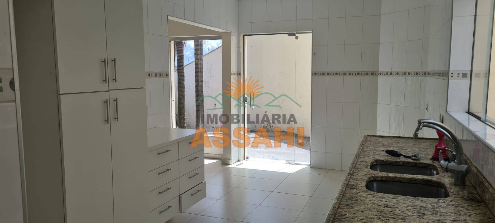 Casa à venda 217m2 - Referência 696/001