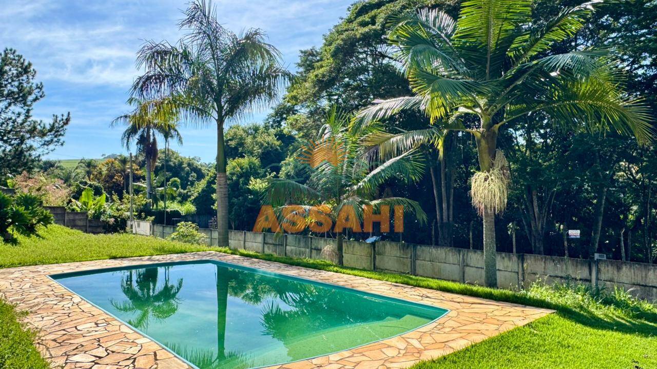 Casa à venda ou para alugar com 6 vagas de garagem - Referência 4481