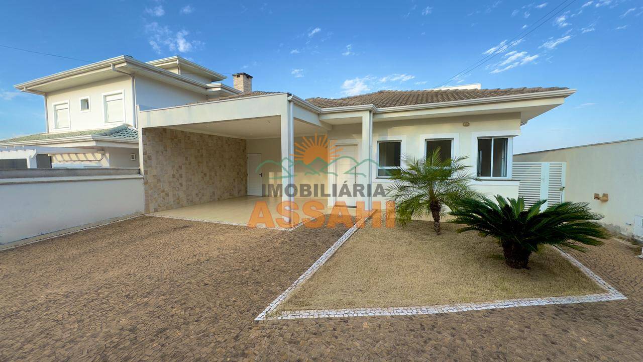 Casa em Condomínio à venda 180m2 - Referência 704/001