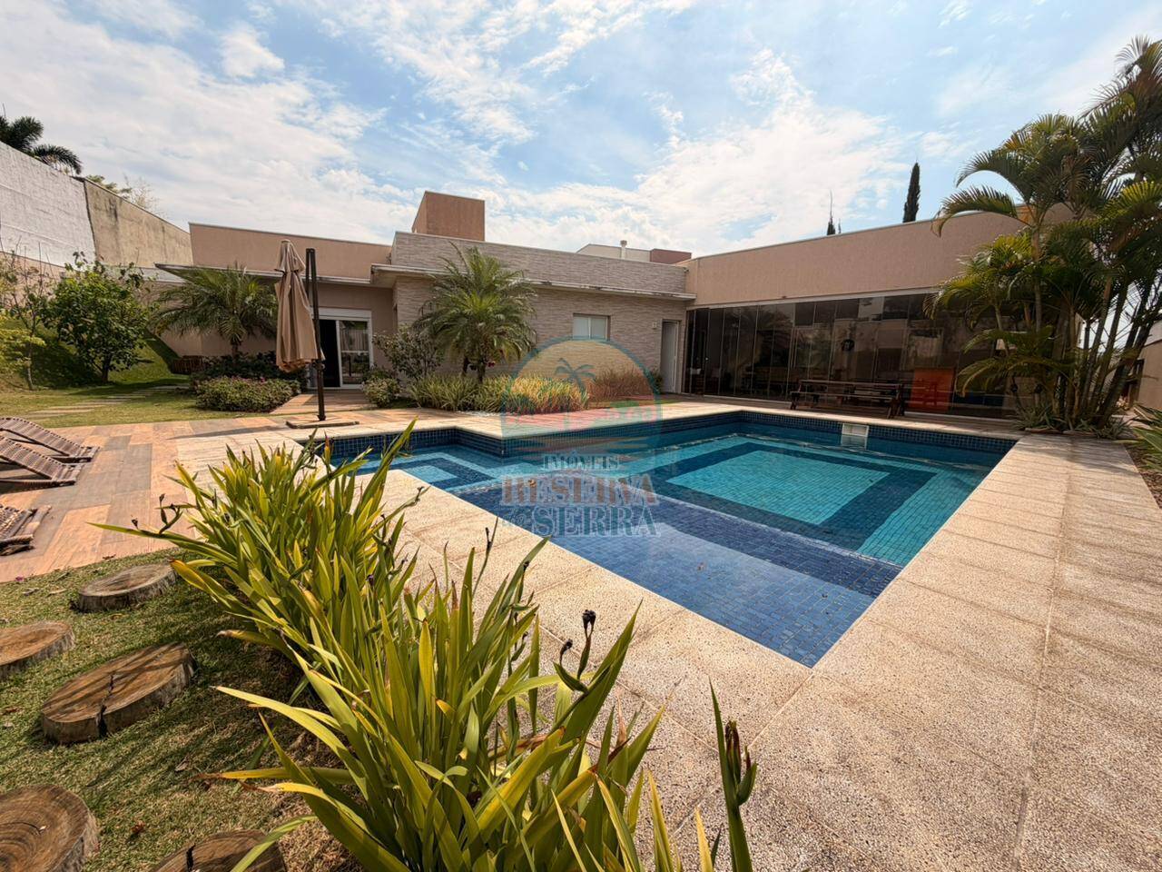 Casa em Condomínio à venda 394m2 - Referência 491