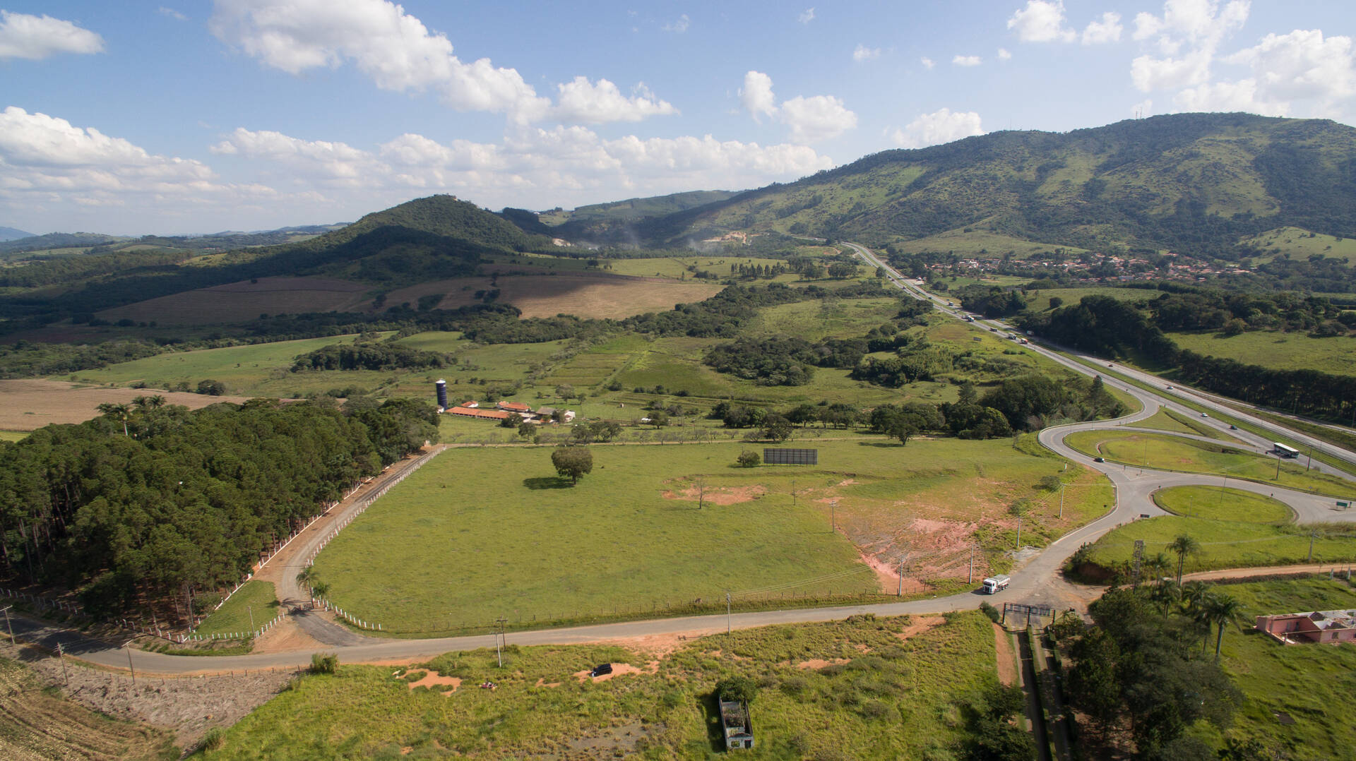 Terreno à venda 45.000m2 - Referência 859