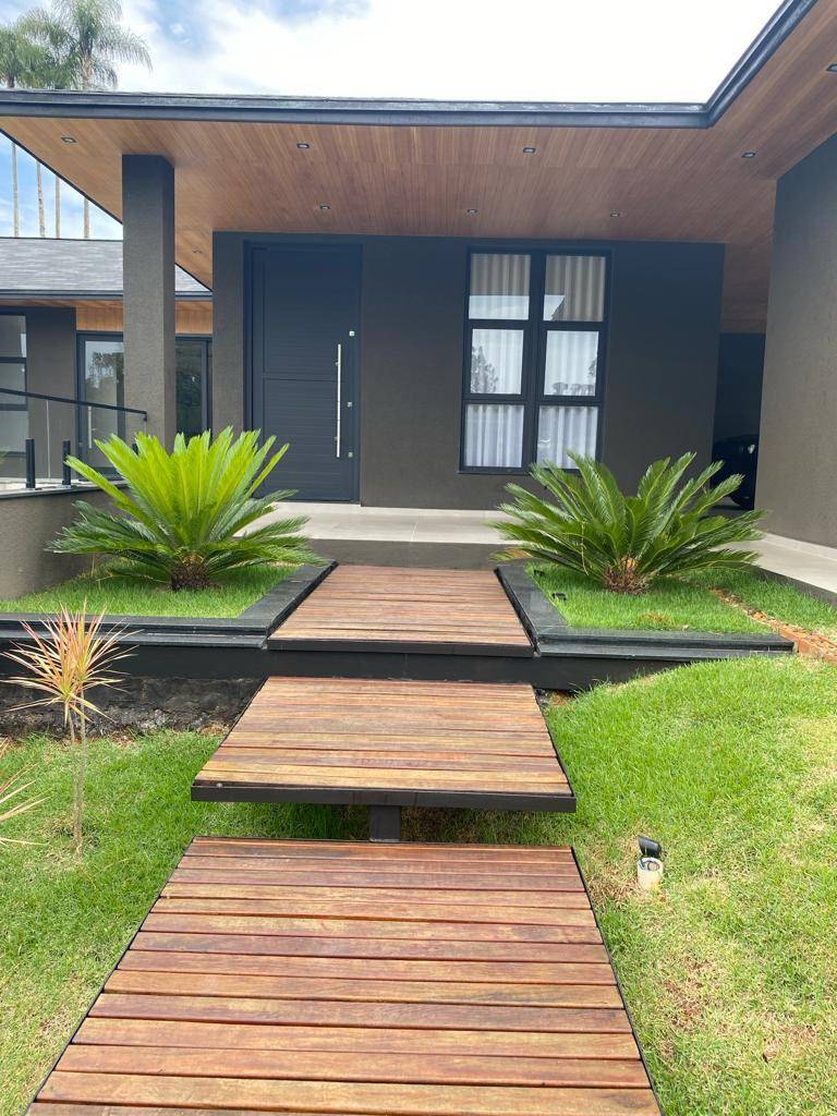 Casa à venda 350m2 - Referência 879