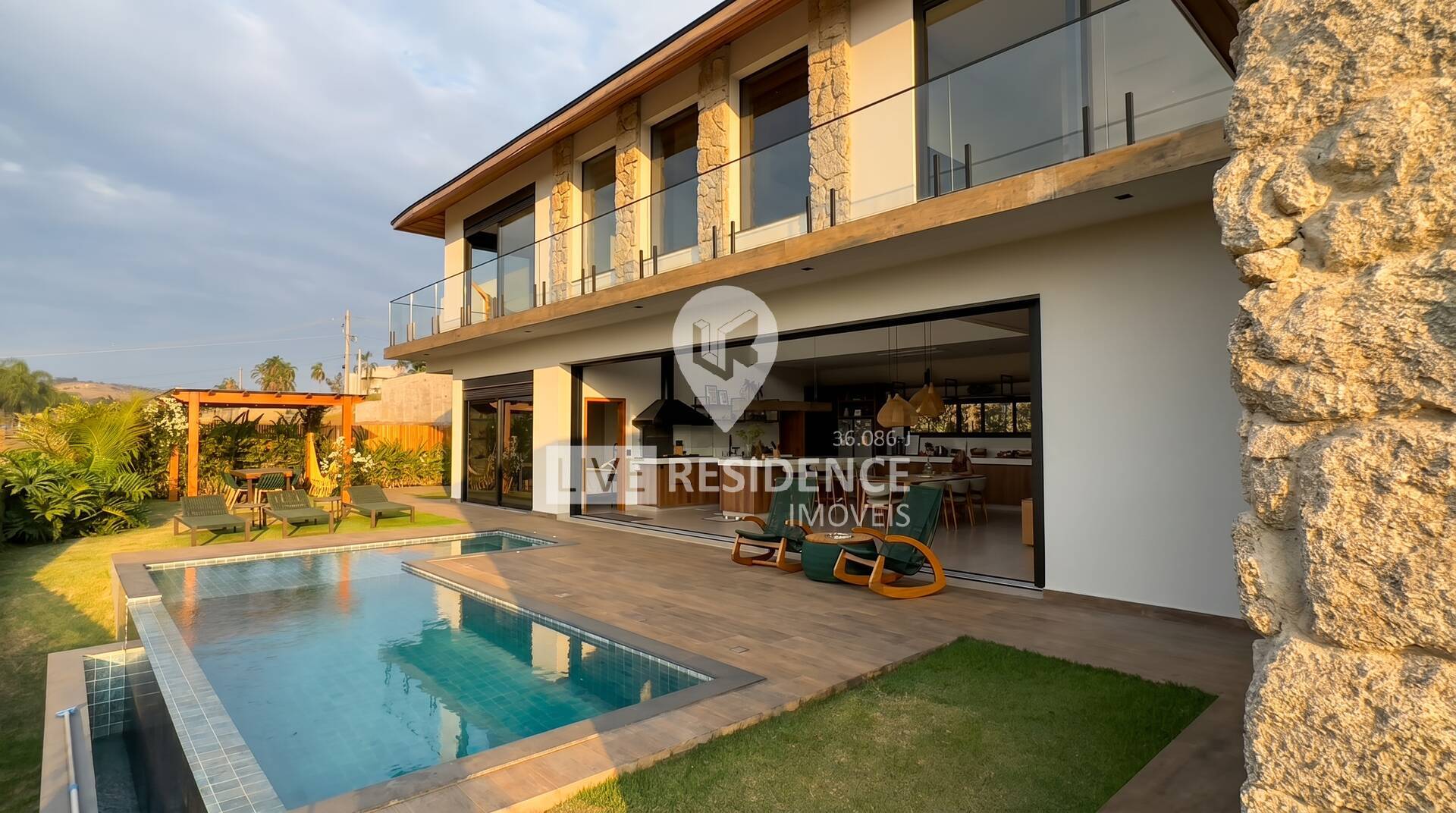 Casa à venda 370m2 - Referência 7949