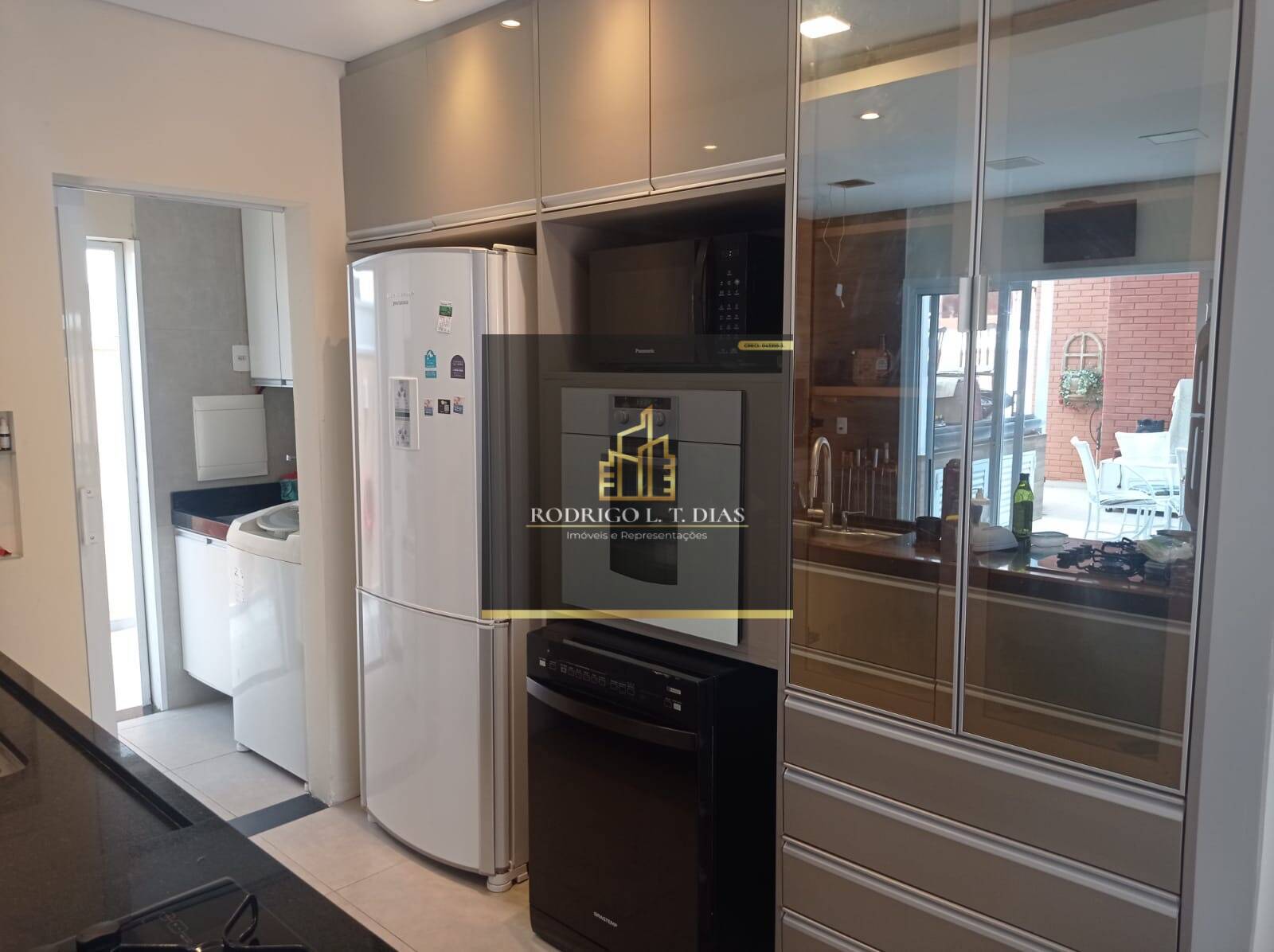 Casa em Condomínio à venda 250m2 - Referência 2767
