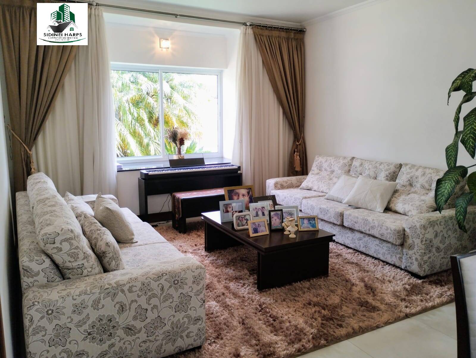 Casa em Condomínio à venda 402m2 - Referência CA17-S.RE
