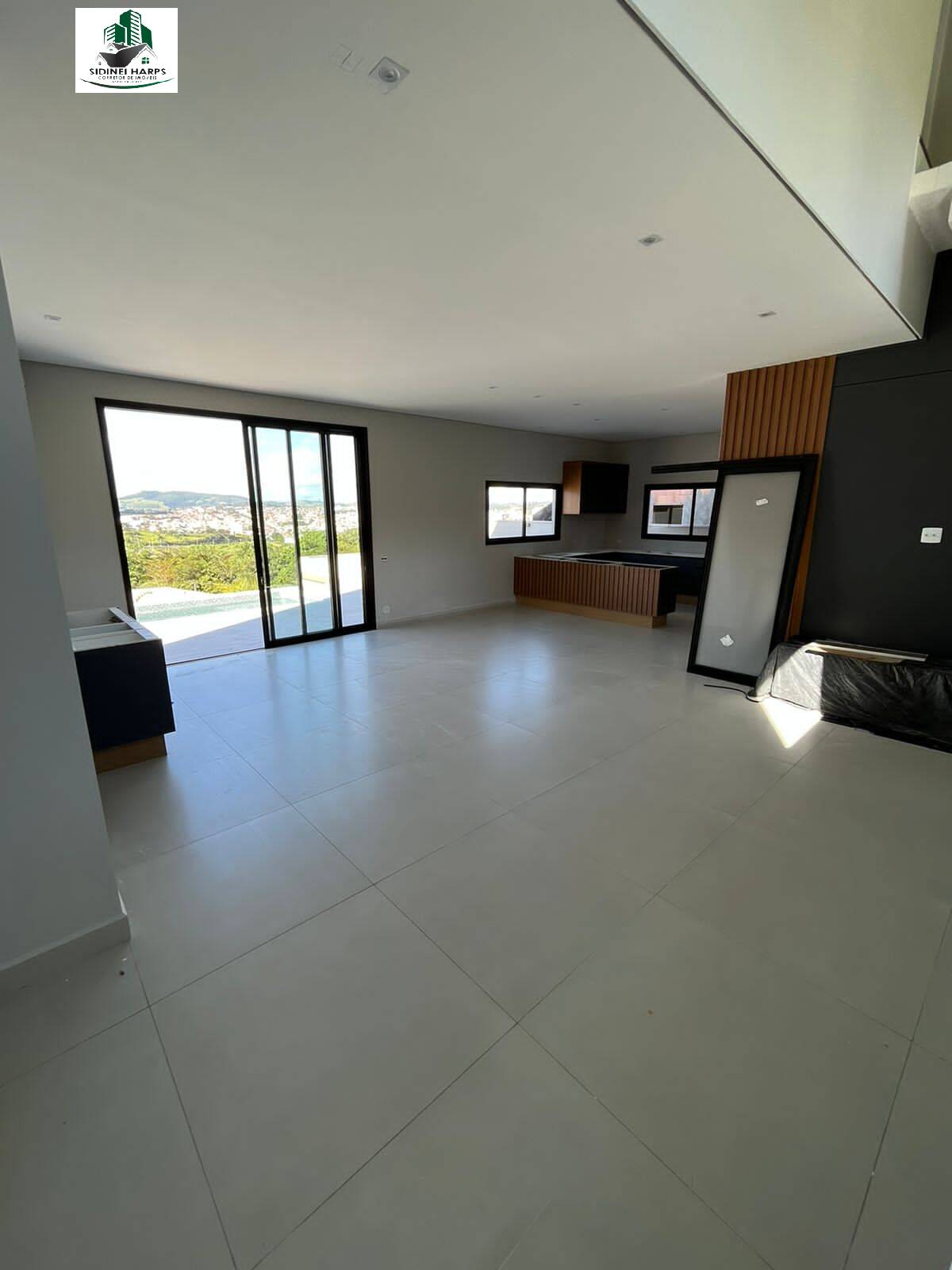 Casa em Condomínio à venda 180m2 - Referência CA12-S.FE