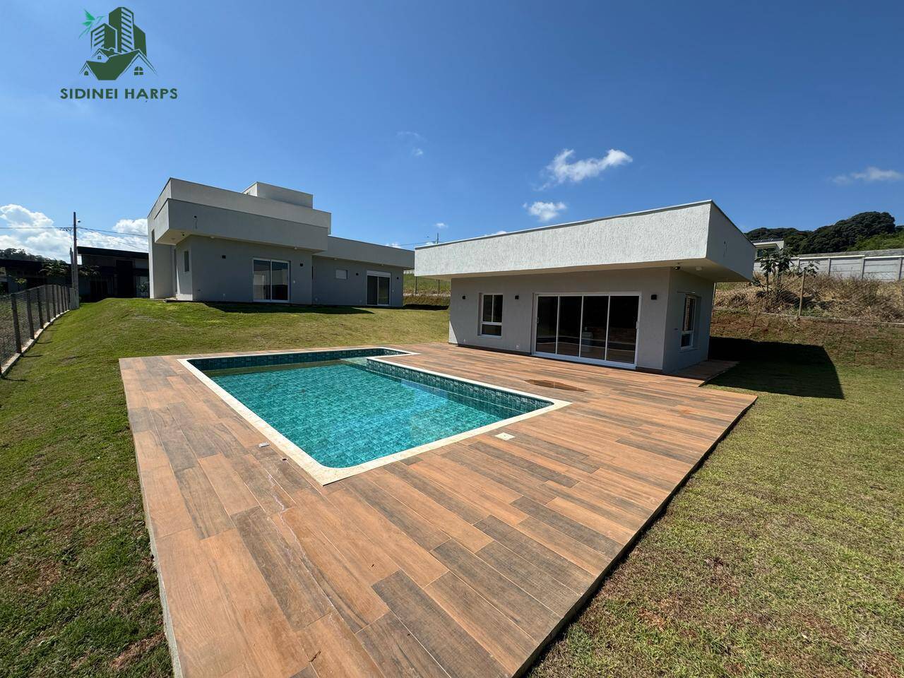 Chácara à venda 240m2 - Referência CH26-SID