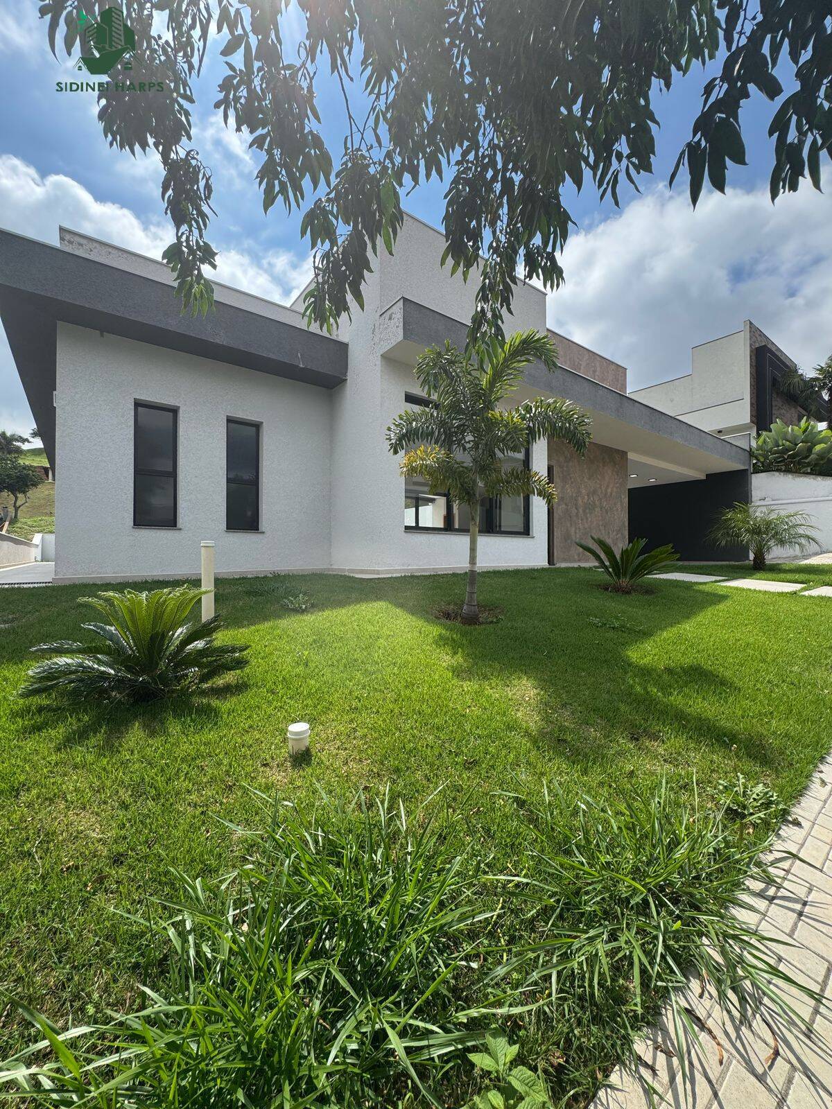 Casa em Condomínio à venda 223m2 - Referência CA102-S.BM