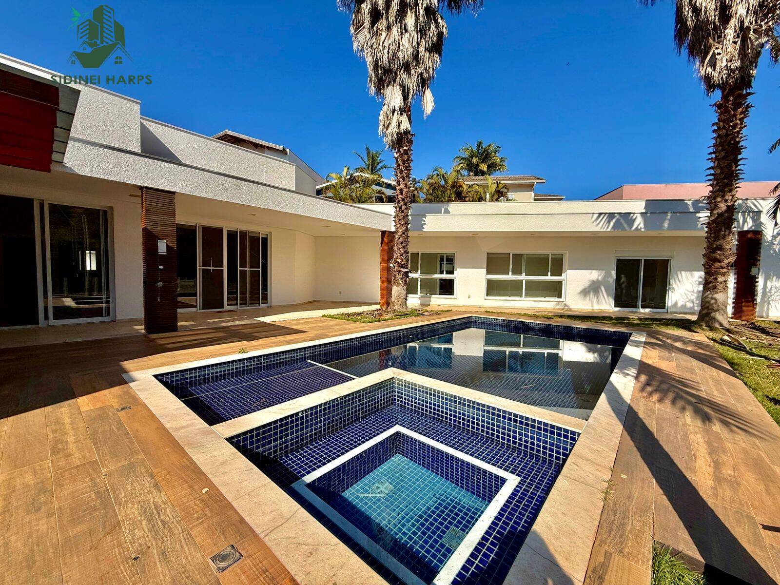 Casa em Condomínio para alugar 220m2 - Referência CA015-S.MS