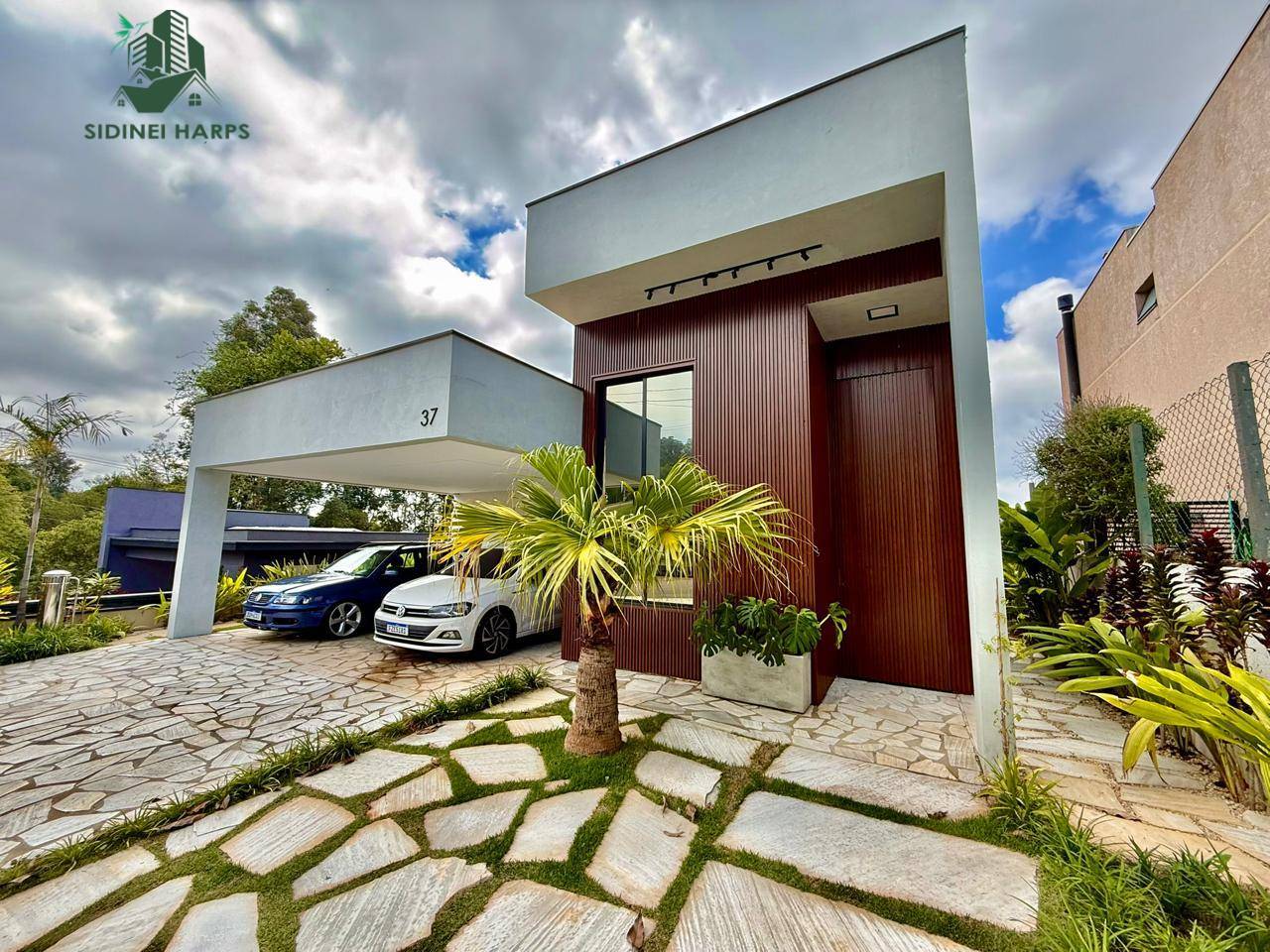Casa em Condomínio para alugar 220m2 - Referência CA18-S.MS