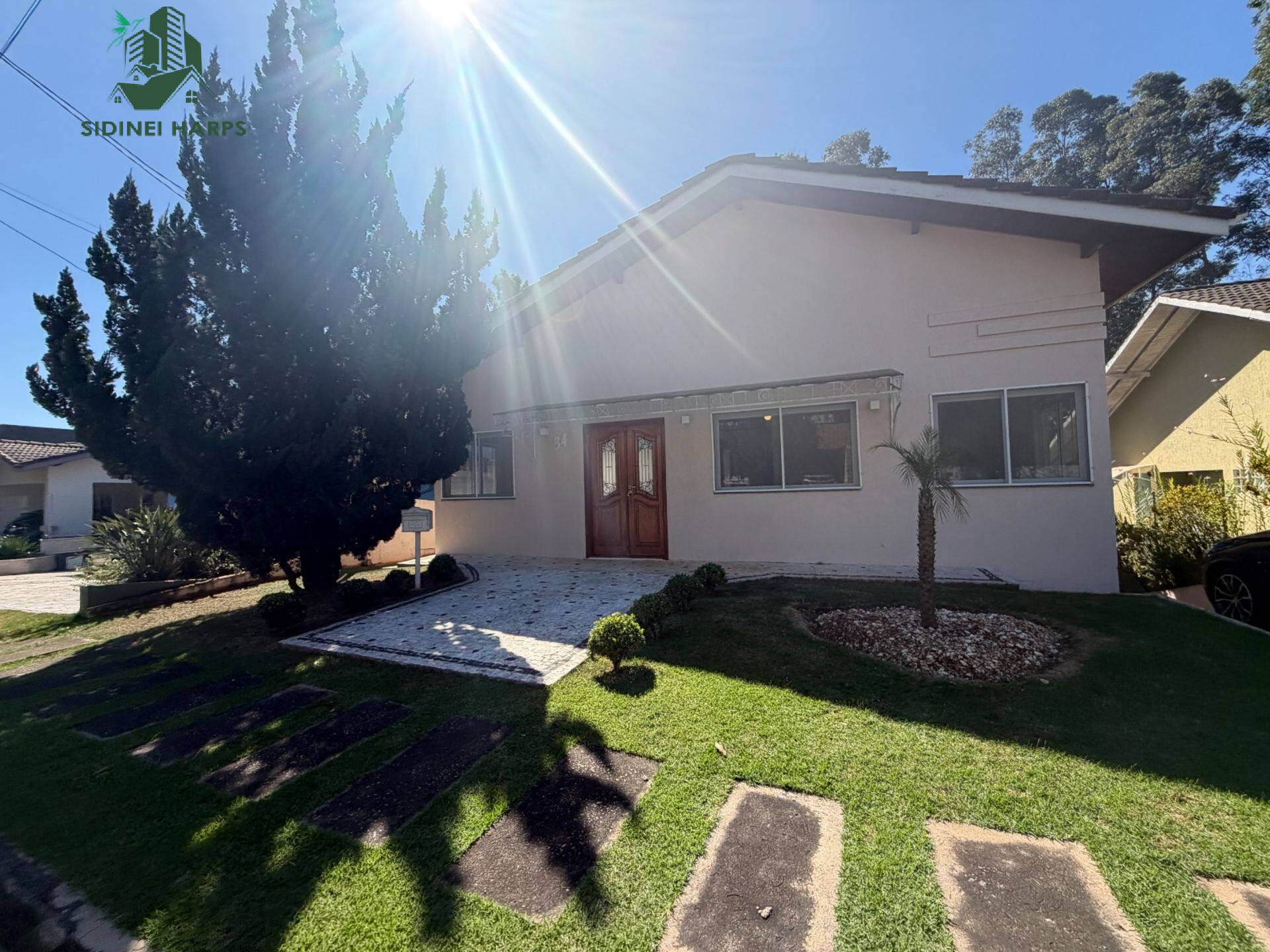 Casa em Condomínio para alugar 320m2 - Referência CA034-S.MS
