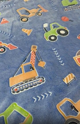 Kids’ Glow-in-the-Dark Luminous Blanket- Car thumbnail 2