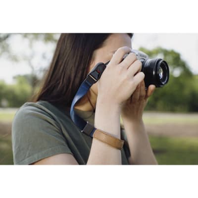  Peak Design Cuff Camera Wrist Strap Black (CF-BL-3) :  Electronics