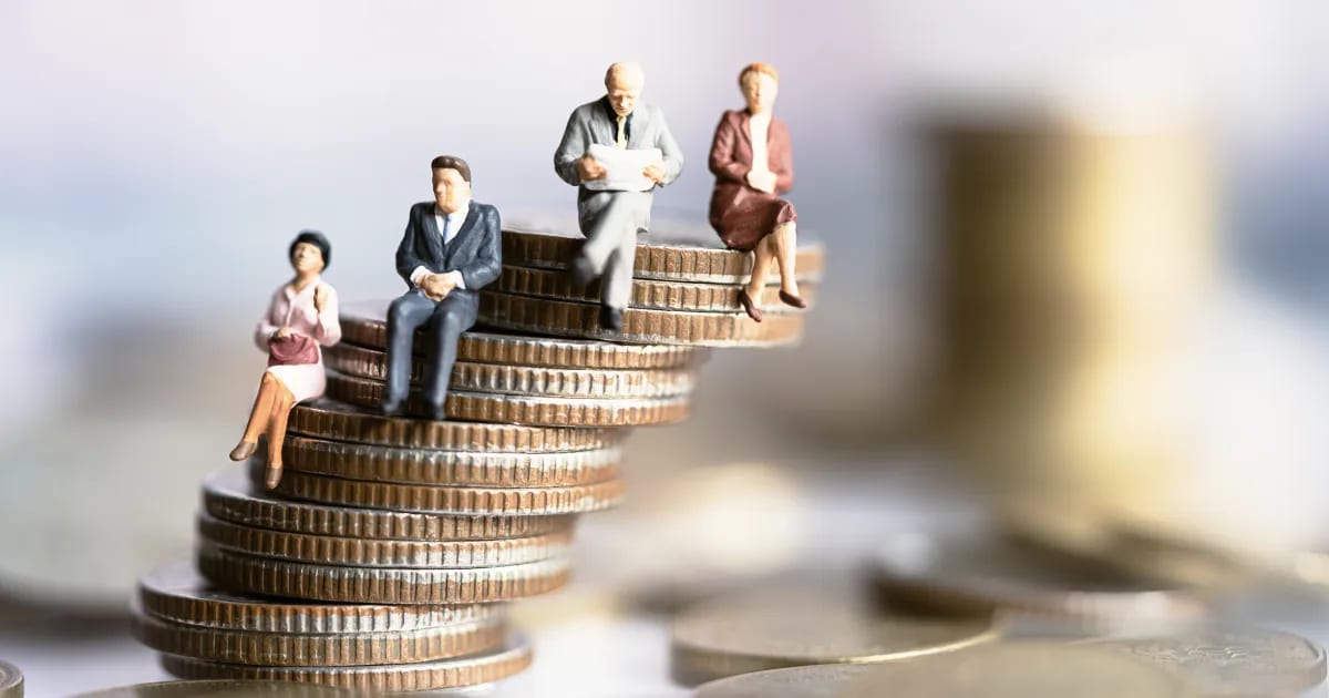 SONDAJ: Statul sau Firmele Private ar trebui să administreze banii din Pilonul II de Pensii?