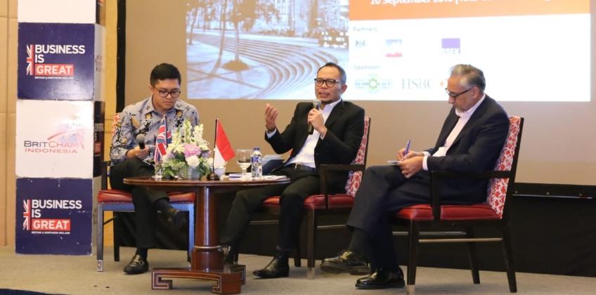 Menaker Hanif Dukung Program Pelatihan Bahasa English for Indonesia