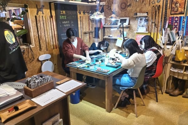 革教室LEATHER工房YANAI 