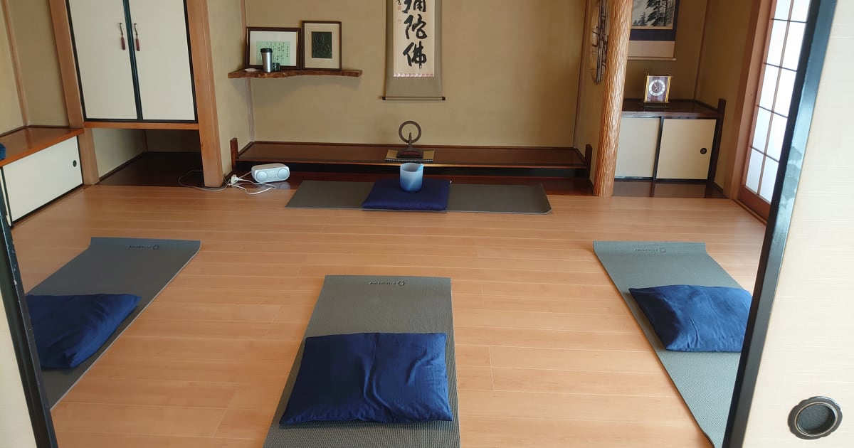 自律神経調整ヨガ日曜日夜クラス