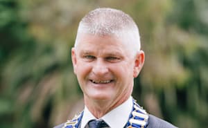 Mayor calls for urgent cost shifting action