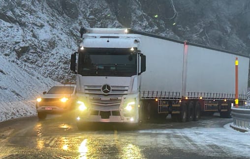 Truck stuck at Hotham