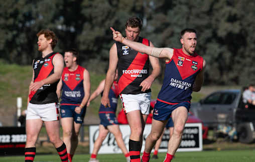 Dees survive Doon scare, Lions prowl into semis