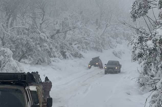 RoadSafe urges drivers to take it slow in ice and snow