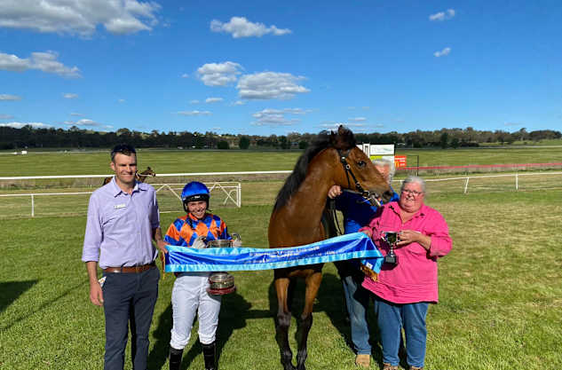 Burrangong Picnic Races