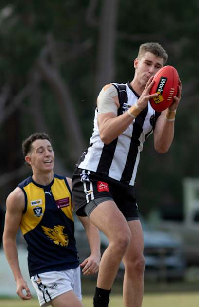 Dominant Display: Thirds Secure Fourth Consecutive Victory Against Mansfield