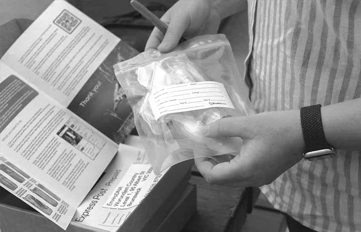 a River Murray citizen scientist