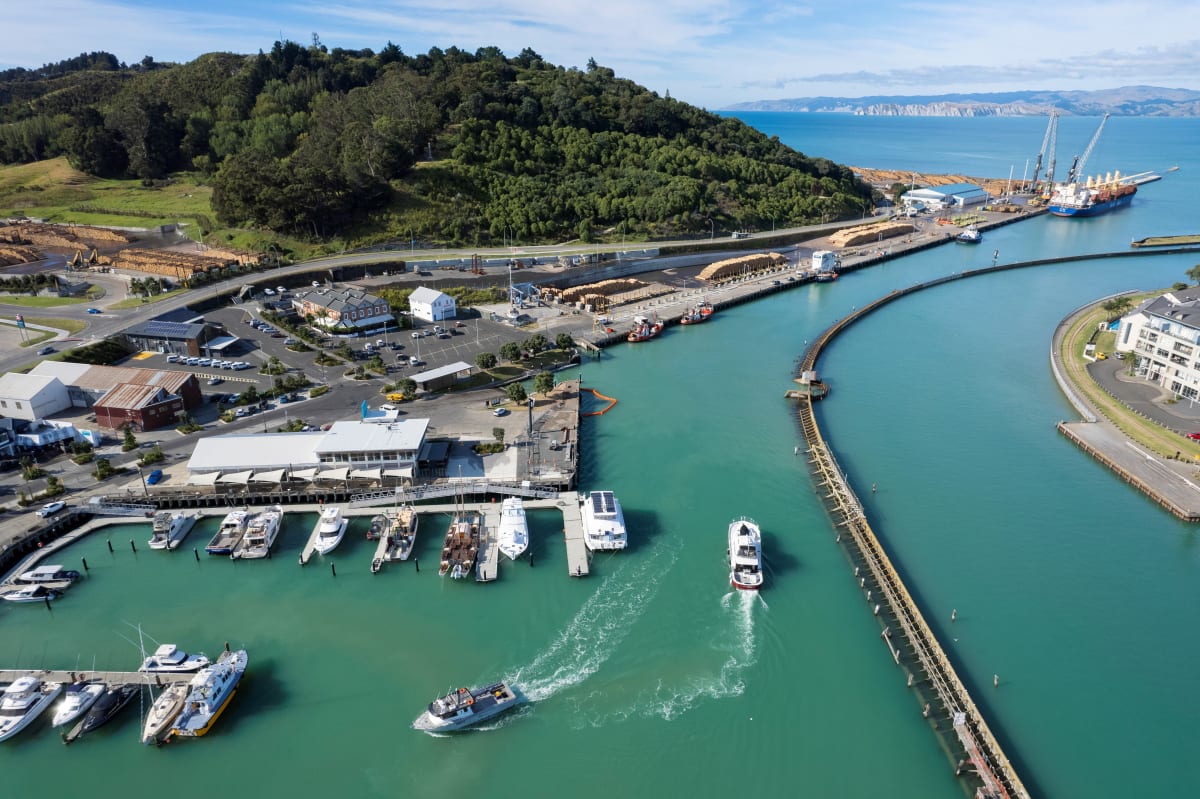 Eastland Port had a busy month in April, with 10 log ships and three kiwifruit ships making use of the port. A total of 233,000 tonnes of logs were loaded onto the log ships, while 3120 pallets were loaded onto the kiwifruit ships at the new Wharf...